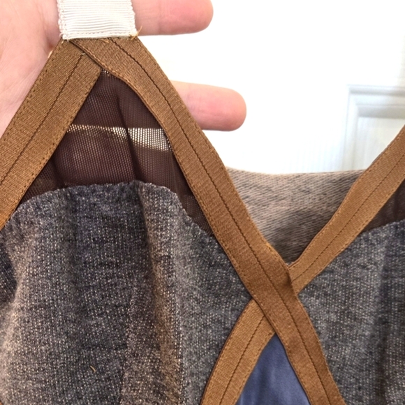 ( VPL ) Halter / Camisole Top - Picture 2 of 8